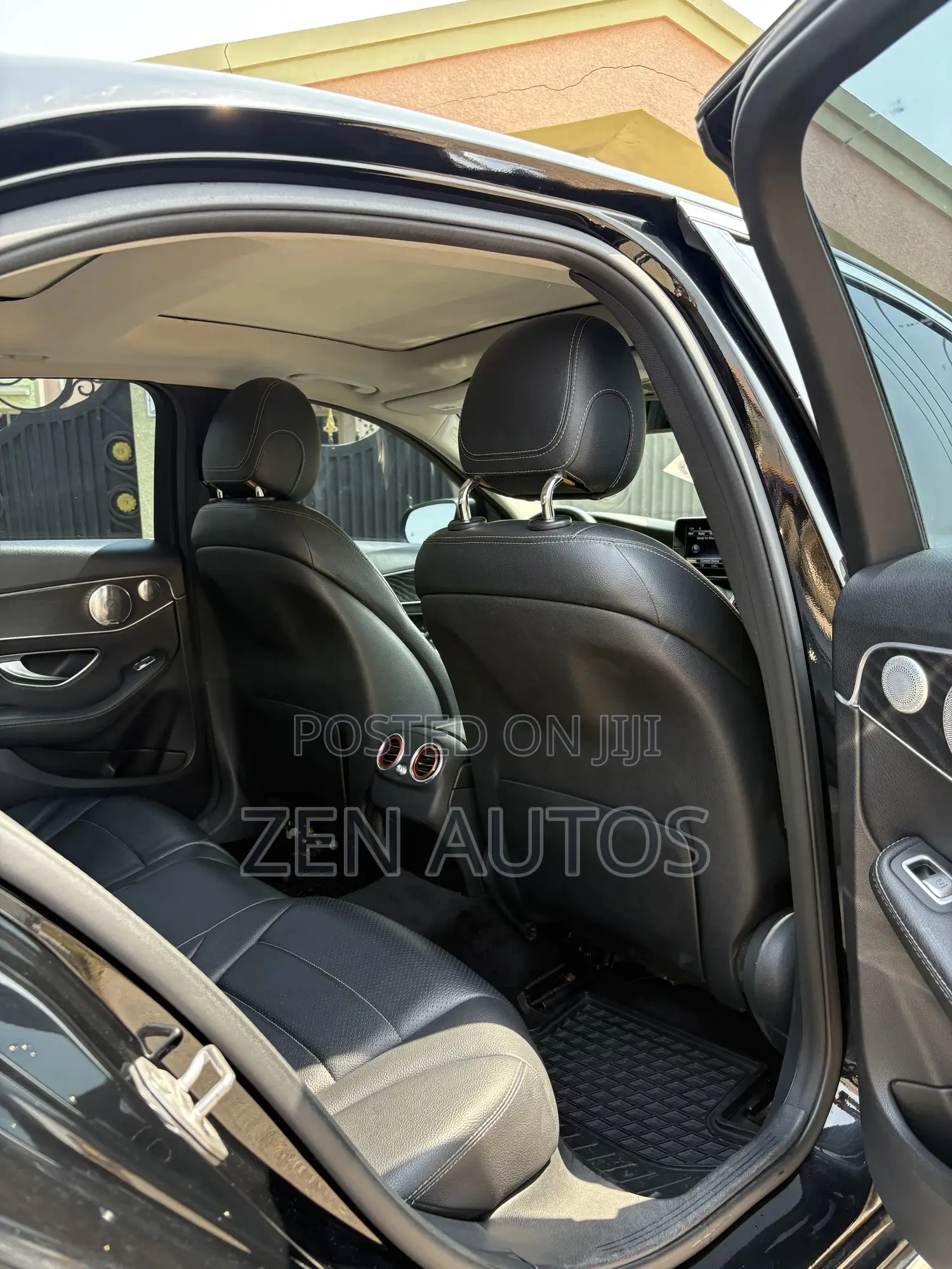 Mercedes-Benz C300 Base Sedan RWD (2.0L 4cyl 7A) 2017 Black