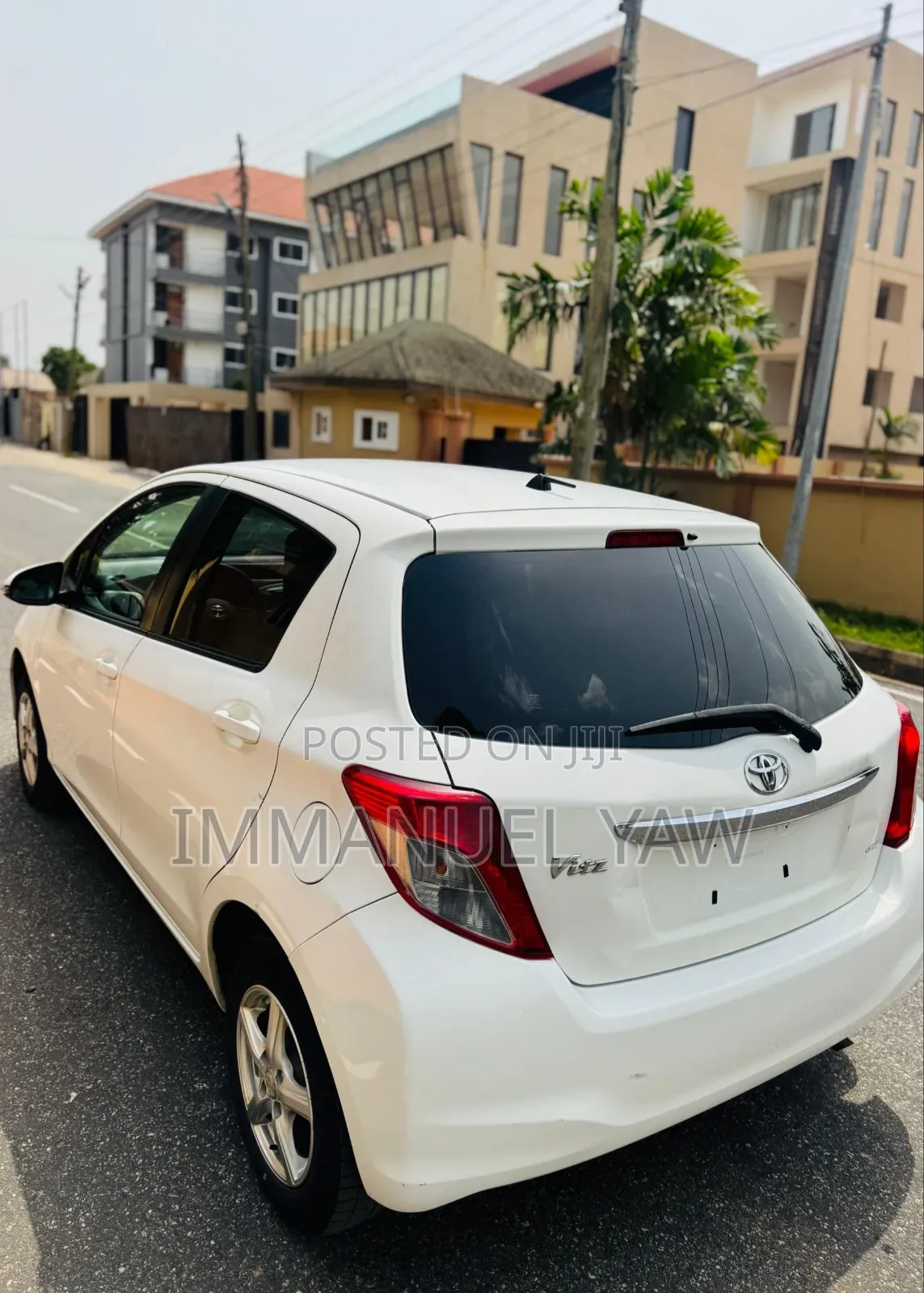 Toyota Vitz 1.3 AWD 5dr 2013 White