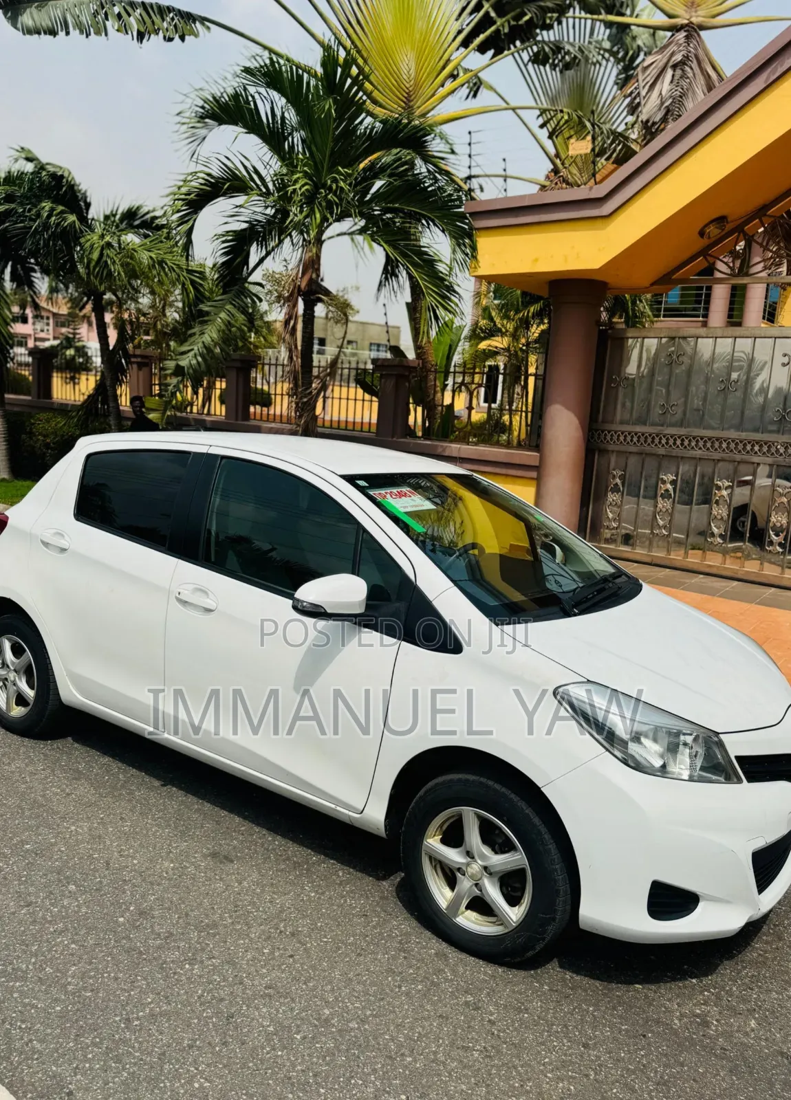 Toyota Vitz 1.3 AWD 5dr 2013 White