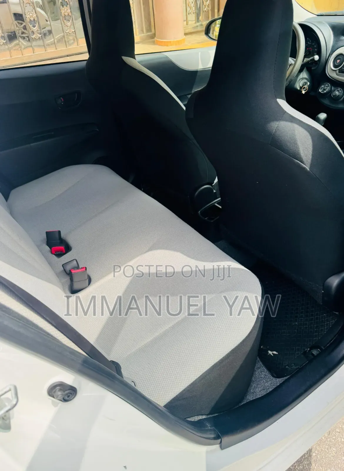 Toyota Vitz 1.3 AWD 5dr 2013 White
