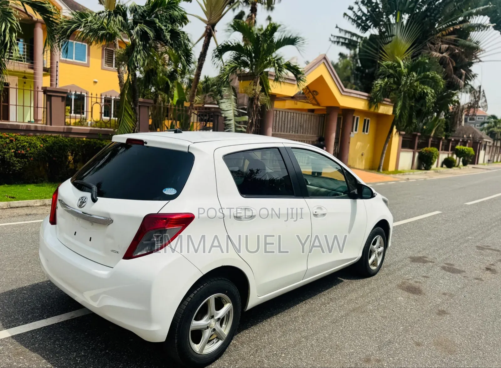 Toyota Vitz 1.3 AWD 5dr 2013 White