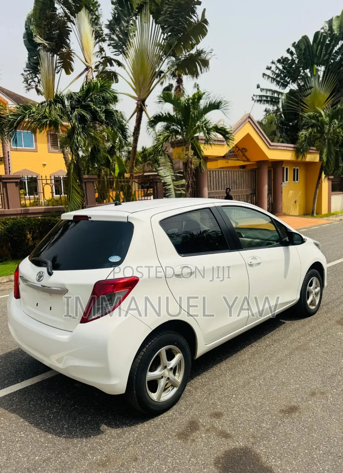 Toyota Vitz 1.3 AWD 5dr 2013 White