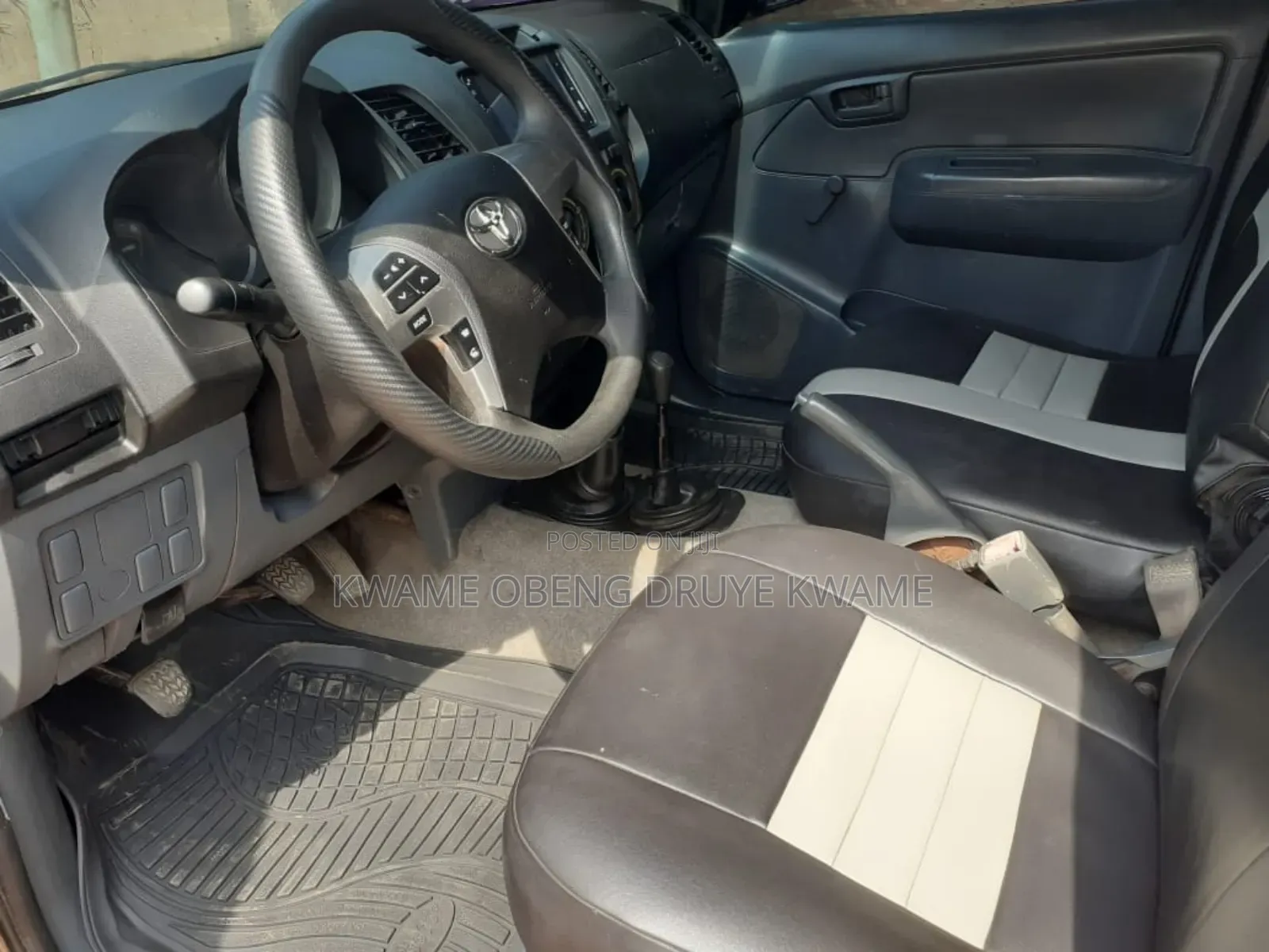 Toyota Hilux 2.5 D-4D SRX 2010 Gray