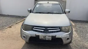 Mitsubishi L200 Double Cab 2.5 180hp 4WD 2012 Silver