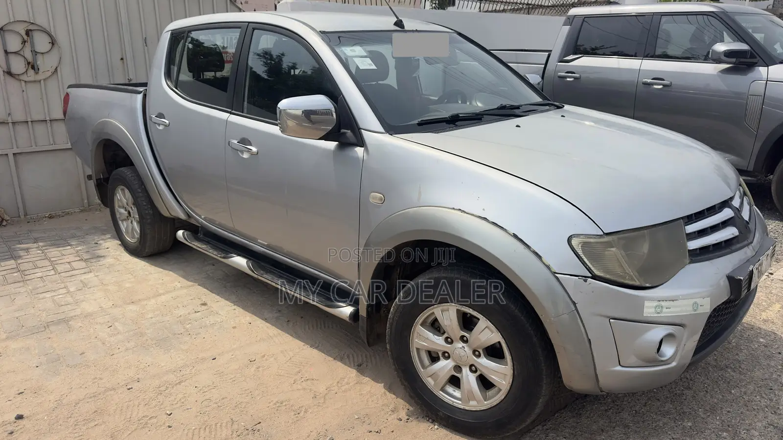 Mitsubishi L200 Double Cab 2.5 180hp 4WD 2012 Silver