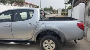Mitsubishi L200 Double Cab 2.5 180hp 4WD 2012 Silver