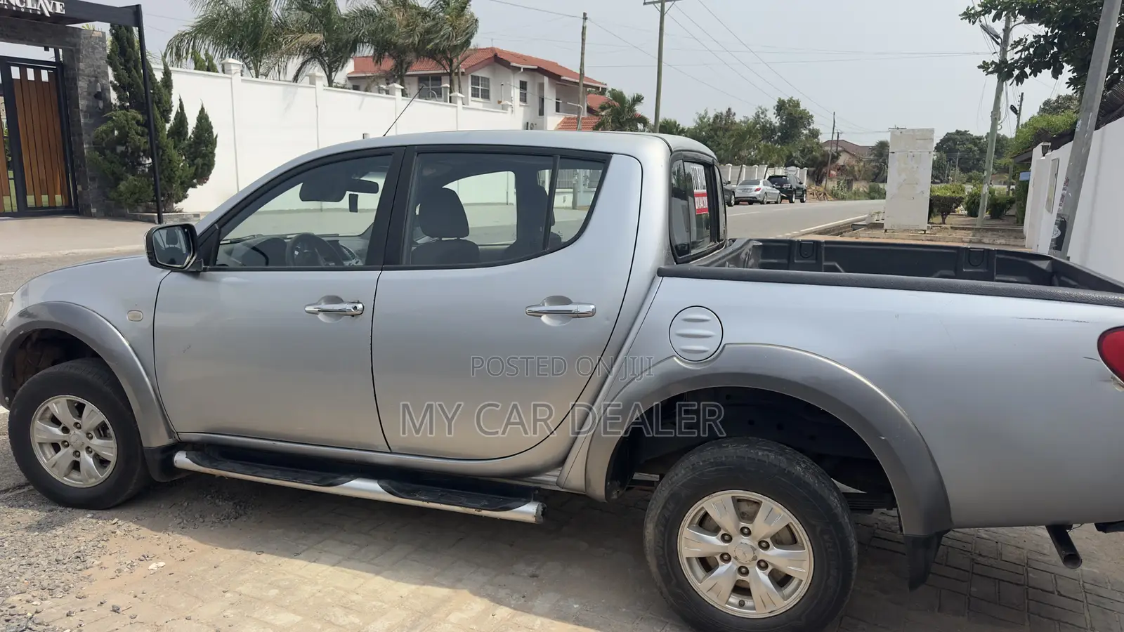 Mitsubishi L200 Double Cab 2.5 180hp 4WD 2012 Silver