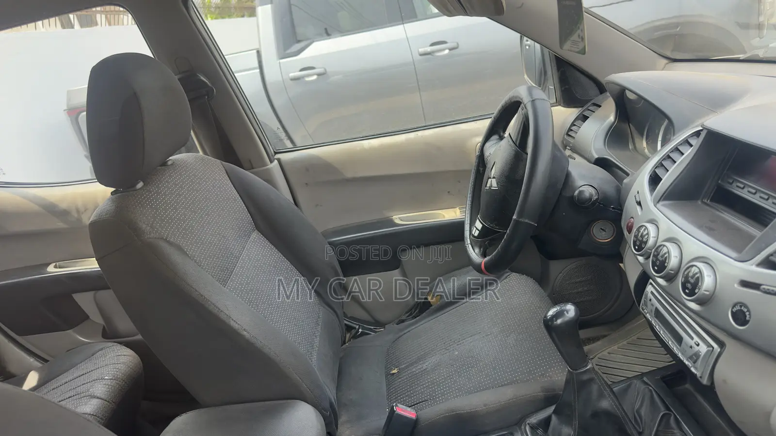 Mitsubishi L200 Double Cab 2.5 180hp 4WD 2012 Silver
