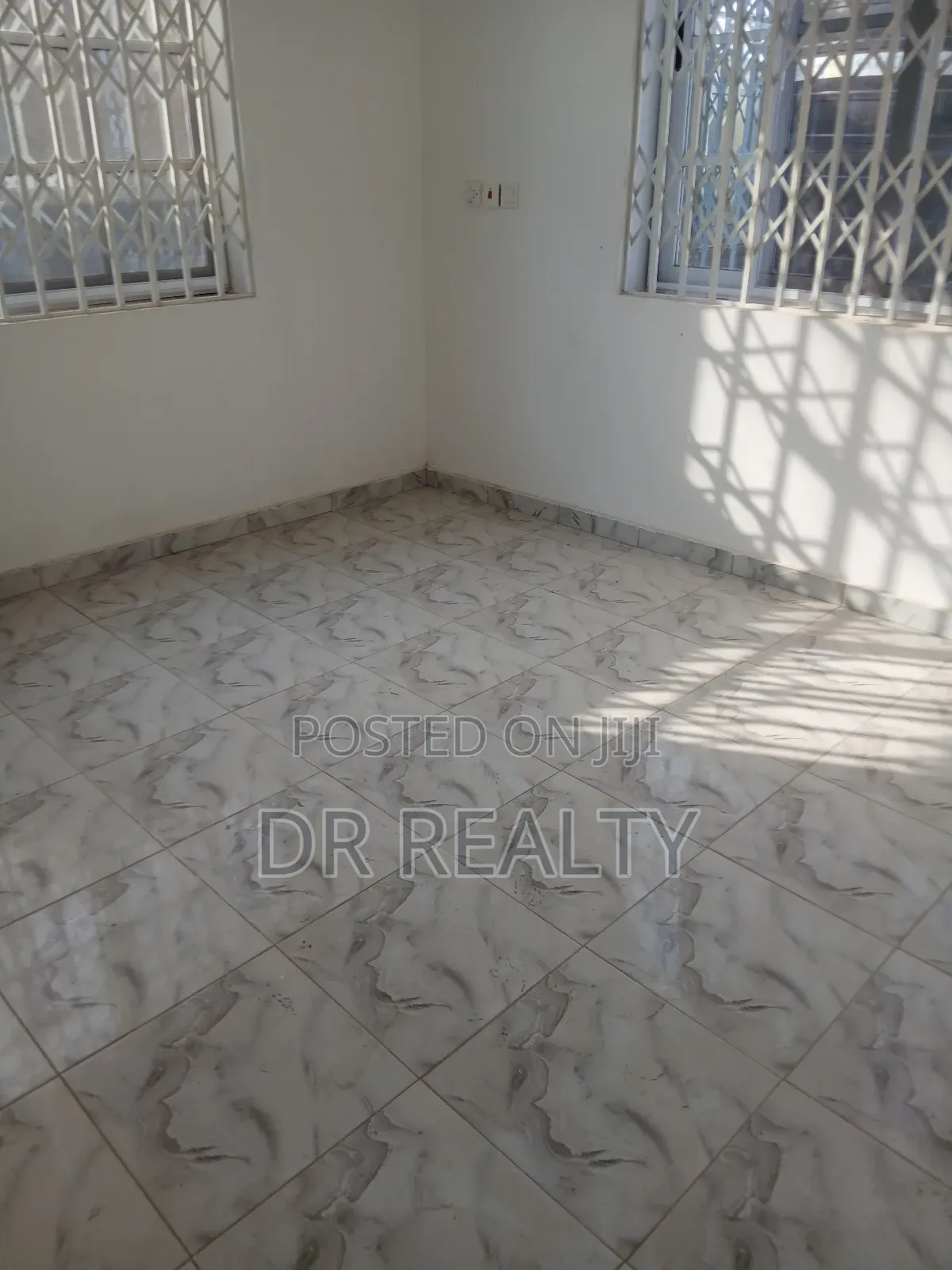 2bdrm Apartment in Savannah, Tema Metropolitan for rent