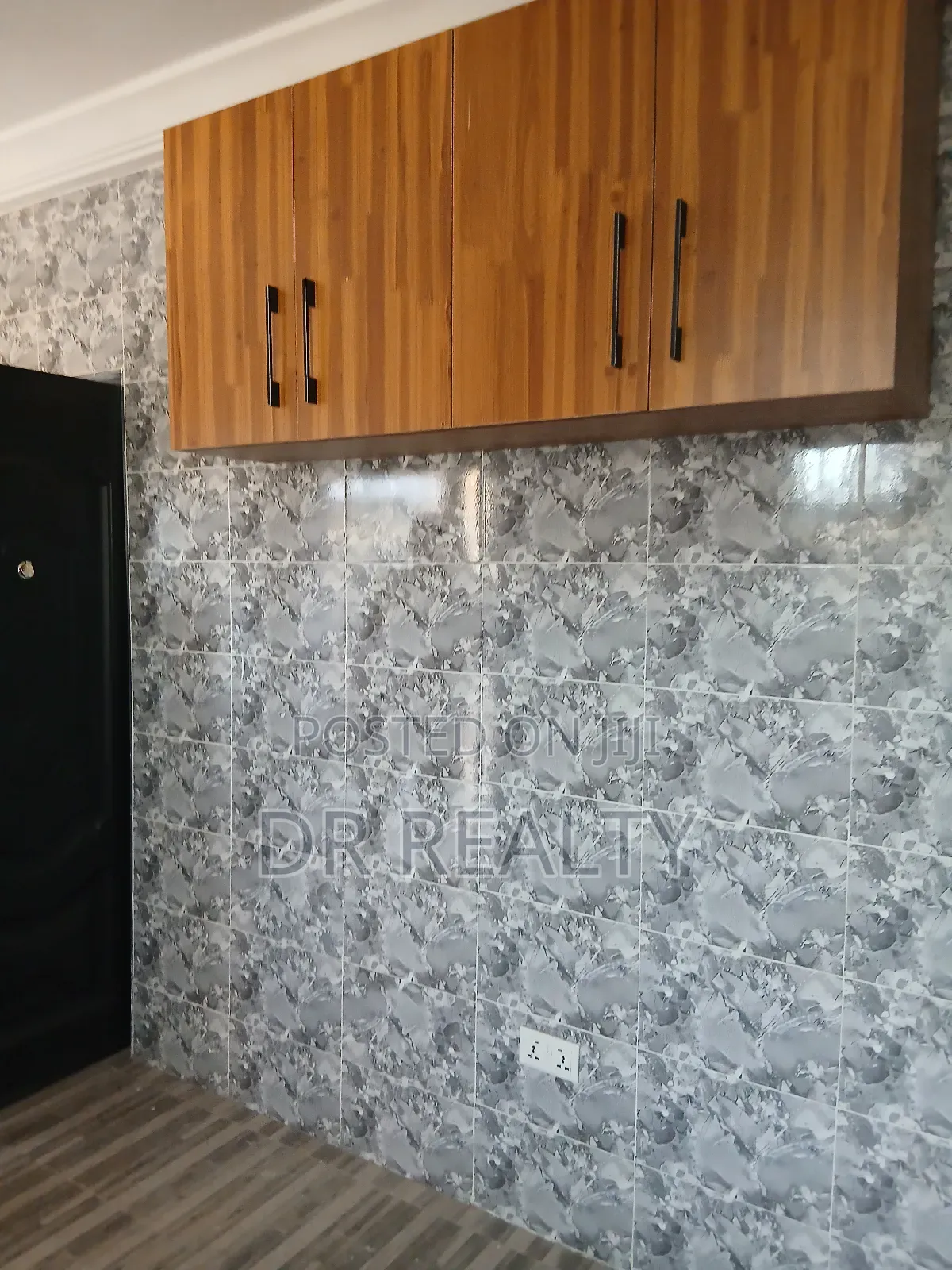 2bdrm Apartment in Savannah, Tema Metropolitan for rent