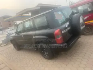 Nissan Patrol 2012 Black