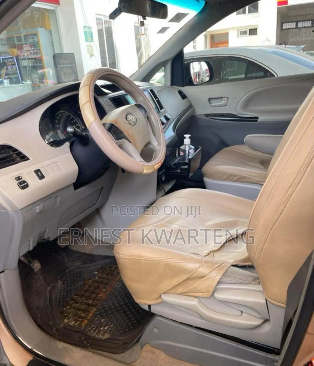 Toyota Sienna 2015 Brown