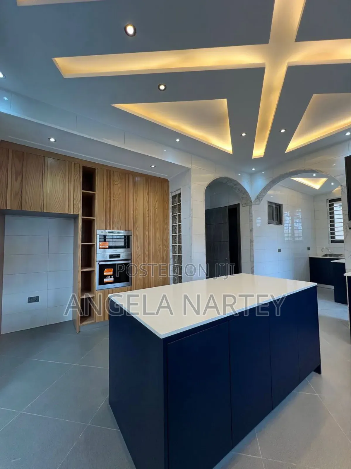 5bdrm House in West Transacco, Accra Metropolitan for sale