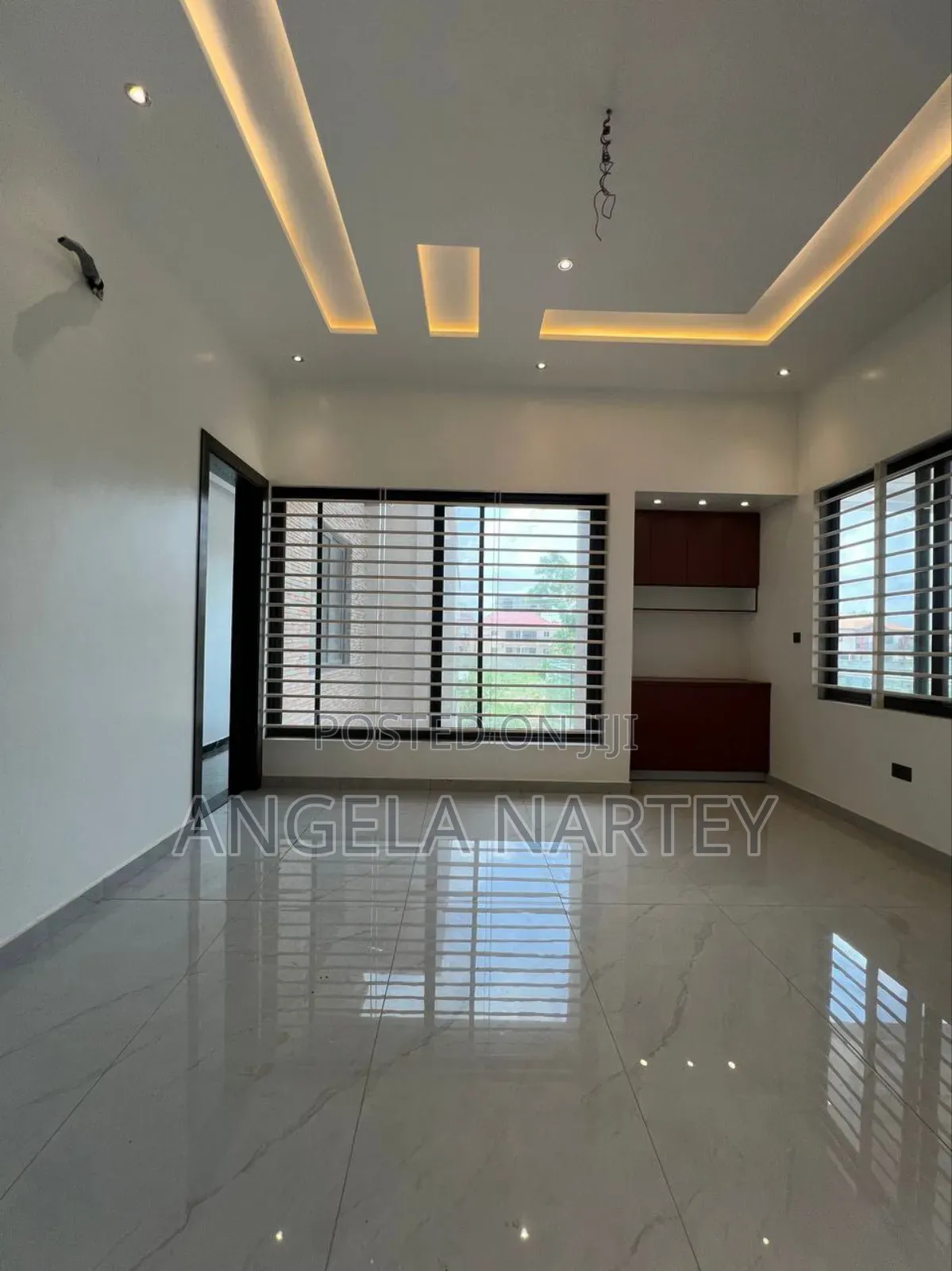 5bdrm House in West Transacco, Accra Metropolitan for sale