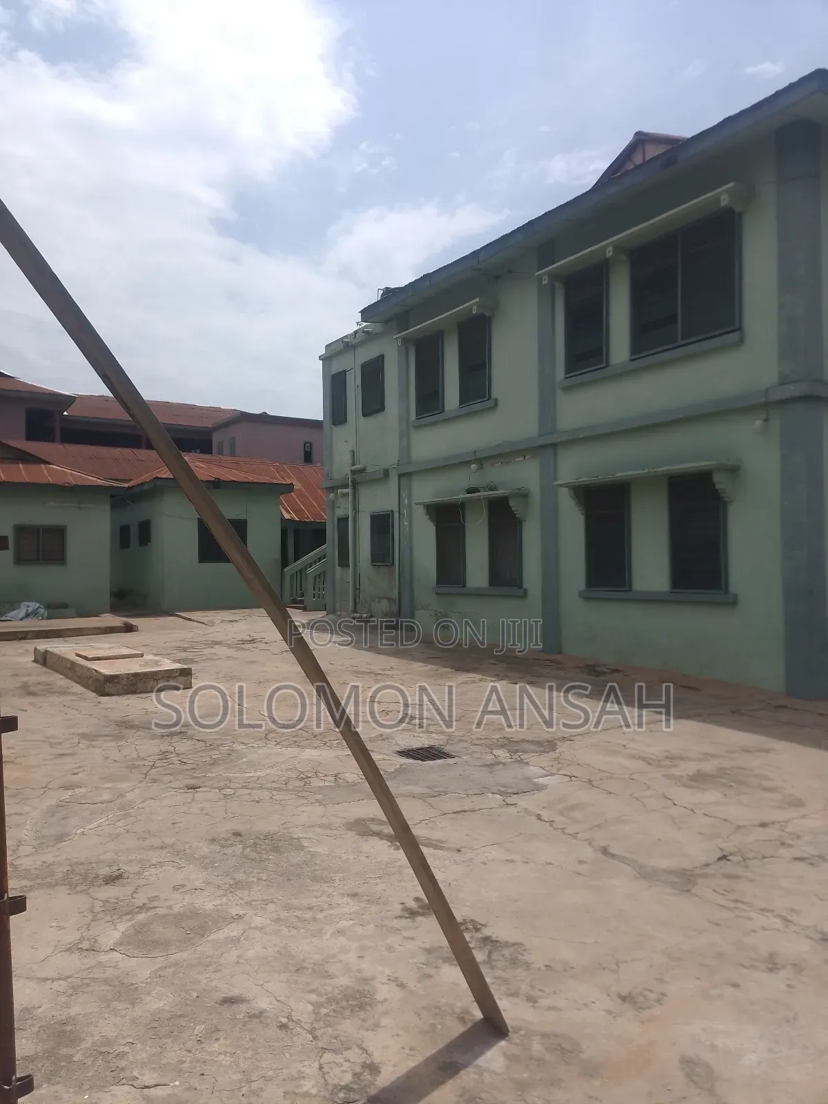 14bdrm House in Free Will Agency, Kumasi Metropolitan for sale