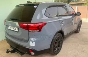 Mitsubishi Outlander 2017 Gray