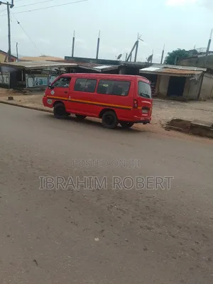 Hyundai H-100 2004 Red