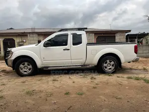 Nissan Frontier 2015 White