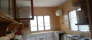 4bdrm Shared Apartment in Akosua Agyapon, Ga South Municipal for rent