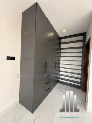 6bdrm House in Adjiriganor for sale