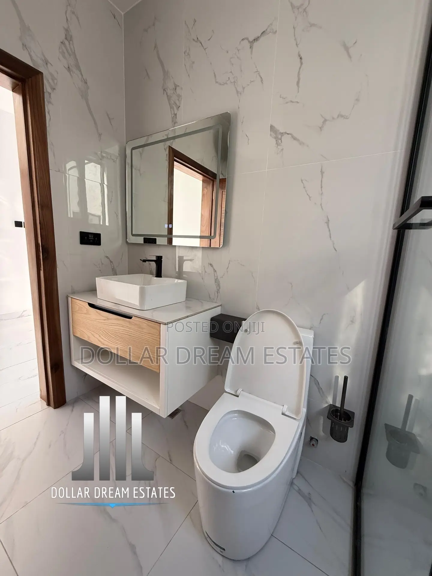 6bdrm House in Adjiriganor for sale