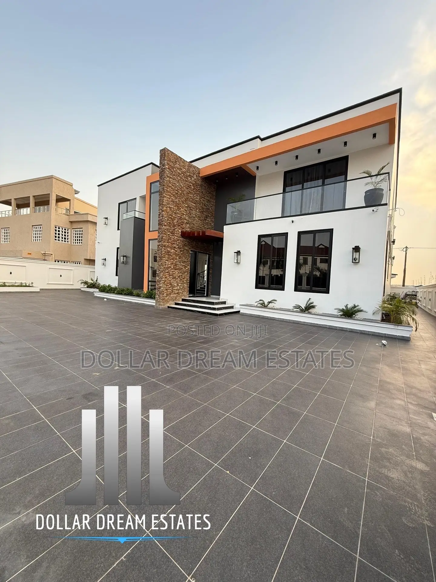 6bdrm House in Adjiriganor for sale