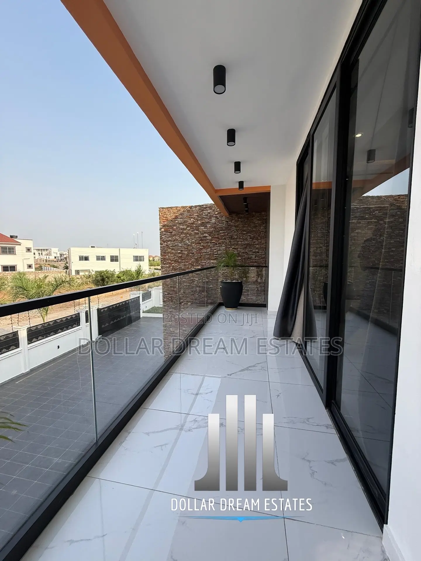 6bdrm House in Adjiriganor for sale