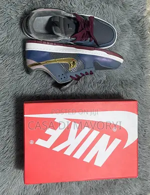 Sneaker/Shoe