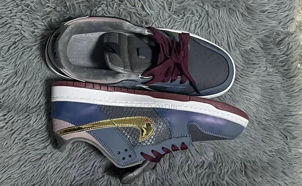 Sneaker/Shoe