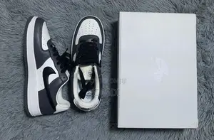 Sneaker/Show