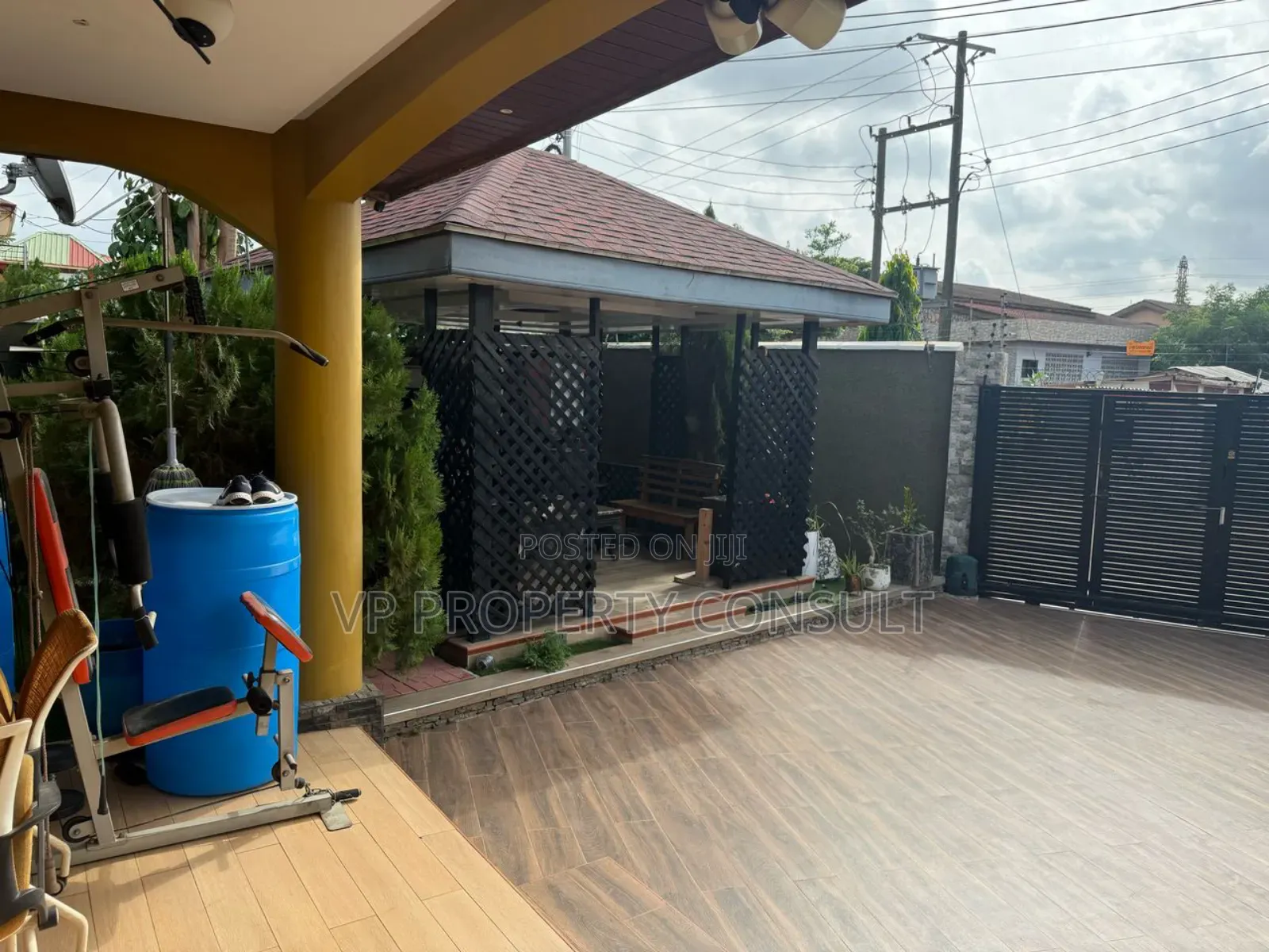 Furnished 4bdrm House in Adjiriganor for sale