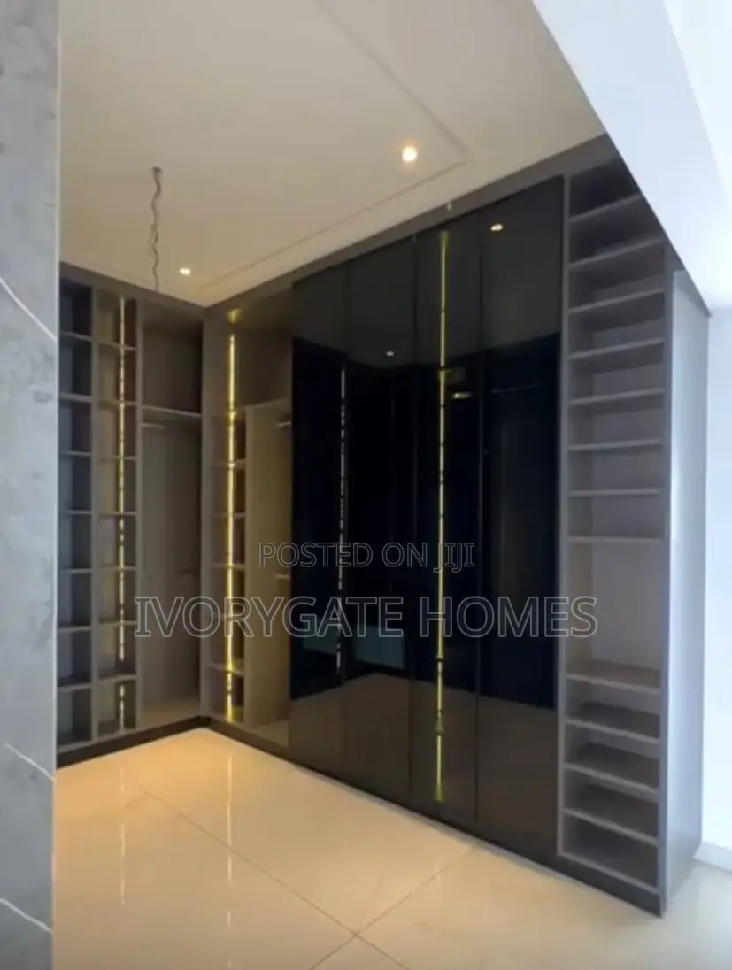 Furnished 5bdrm Duplex in East Legon for sale