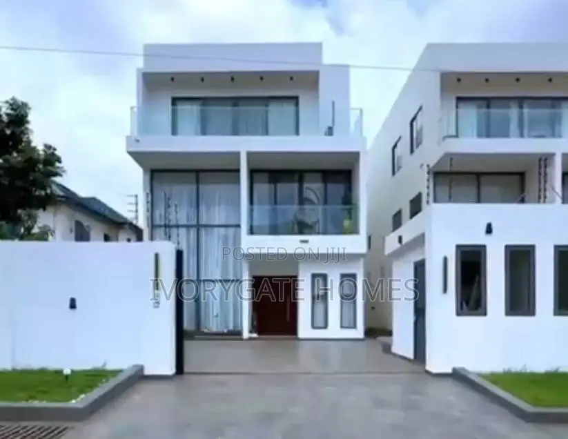 Furnished 5bdrm Duplex in East Legon for sale
