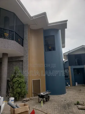 4bdrm Townhouse / Terrace in Cantonment Estate, Cantonments for rent