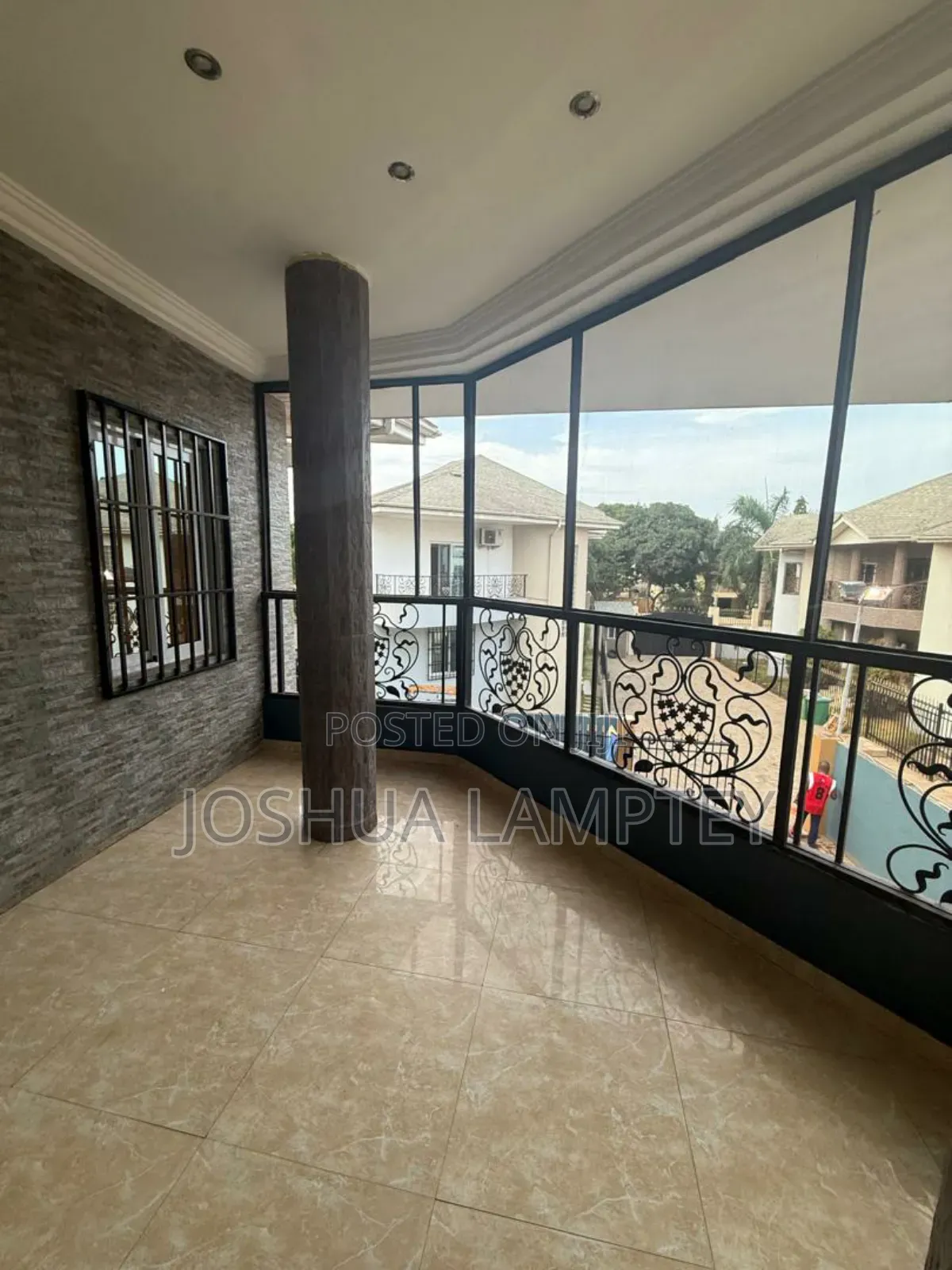 4bdrm Townhouse / Terrace in Cantonment Estate, Cantonments for rent