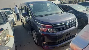 Toyota Voxy 2015 Gray