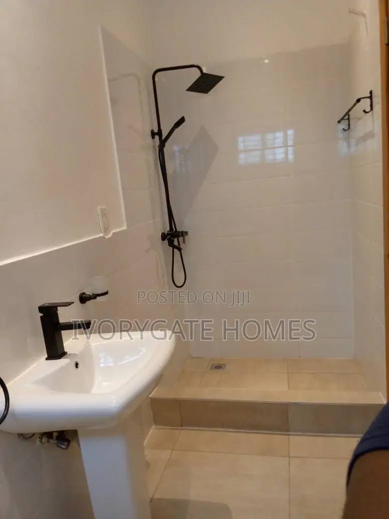 3bdrm House in Adenta for sale