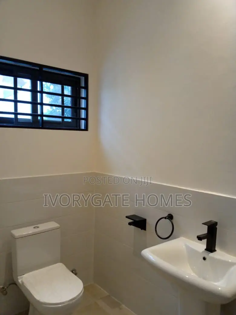 3bdrm House in Adenta for sale