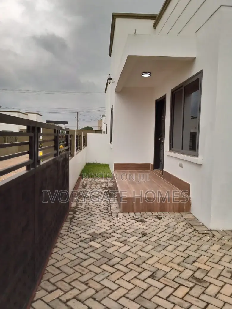 3bdrm House in Adenta for sale