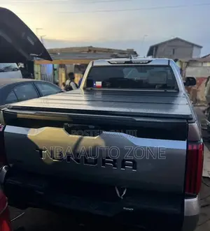 Toyota Tundra 2014-25 Bucket Cover