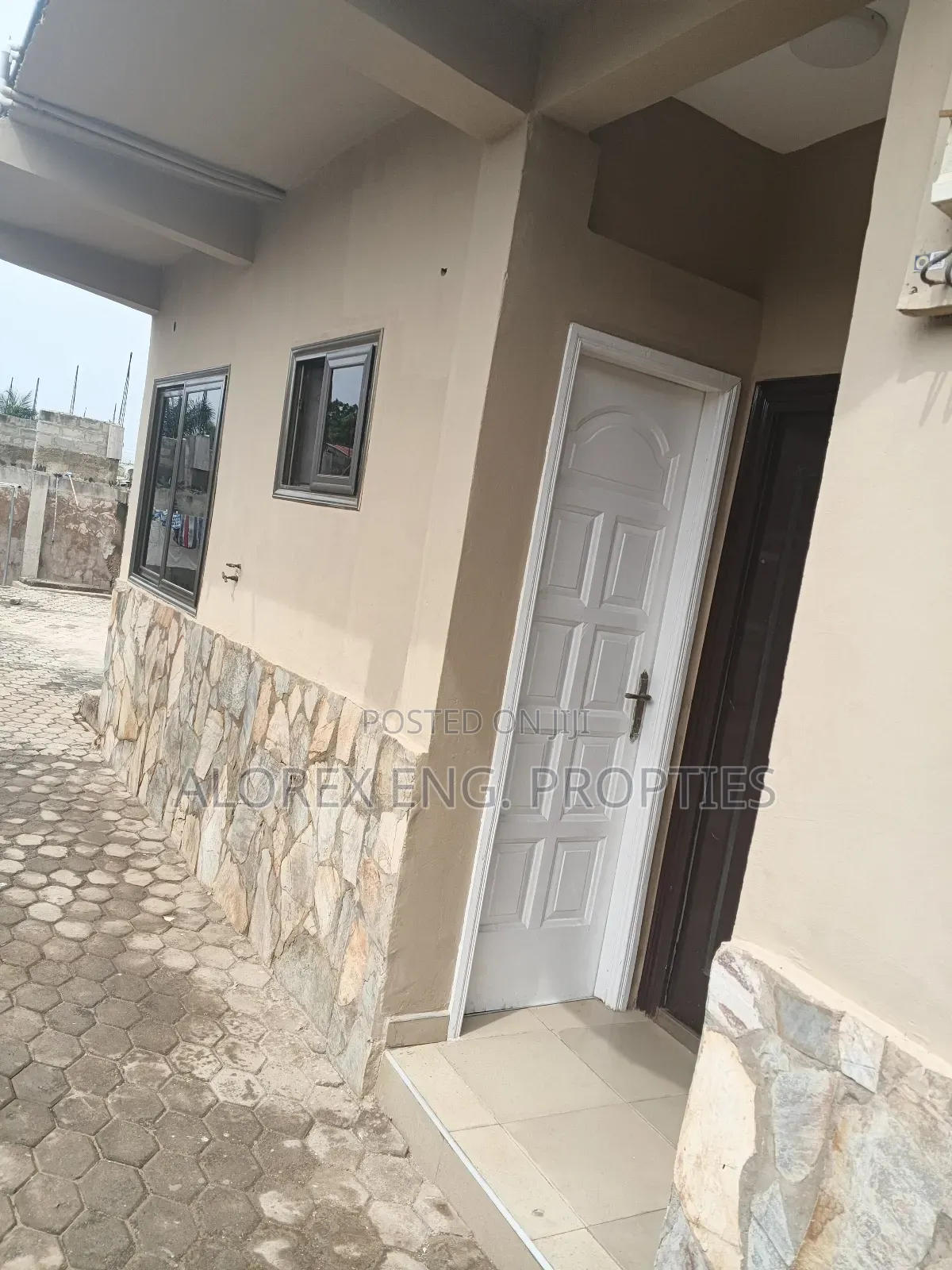 1bdrm Apartment in 2 Air Con, 6 Mnths, Frafraha for rent