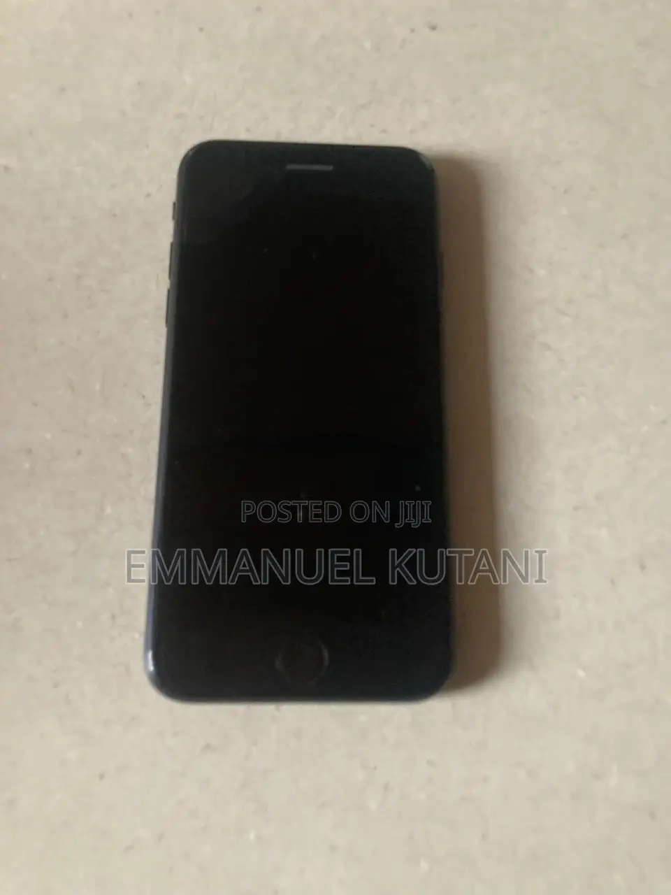 Apple iPhone SE (2020) 64 GB Black