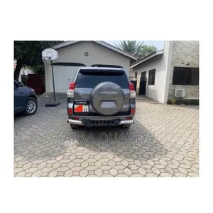 Toyota Land Cruiser Prado 2011 Gray
