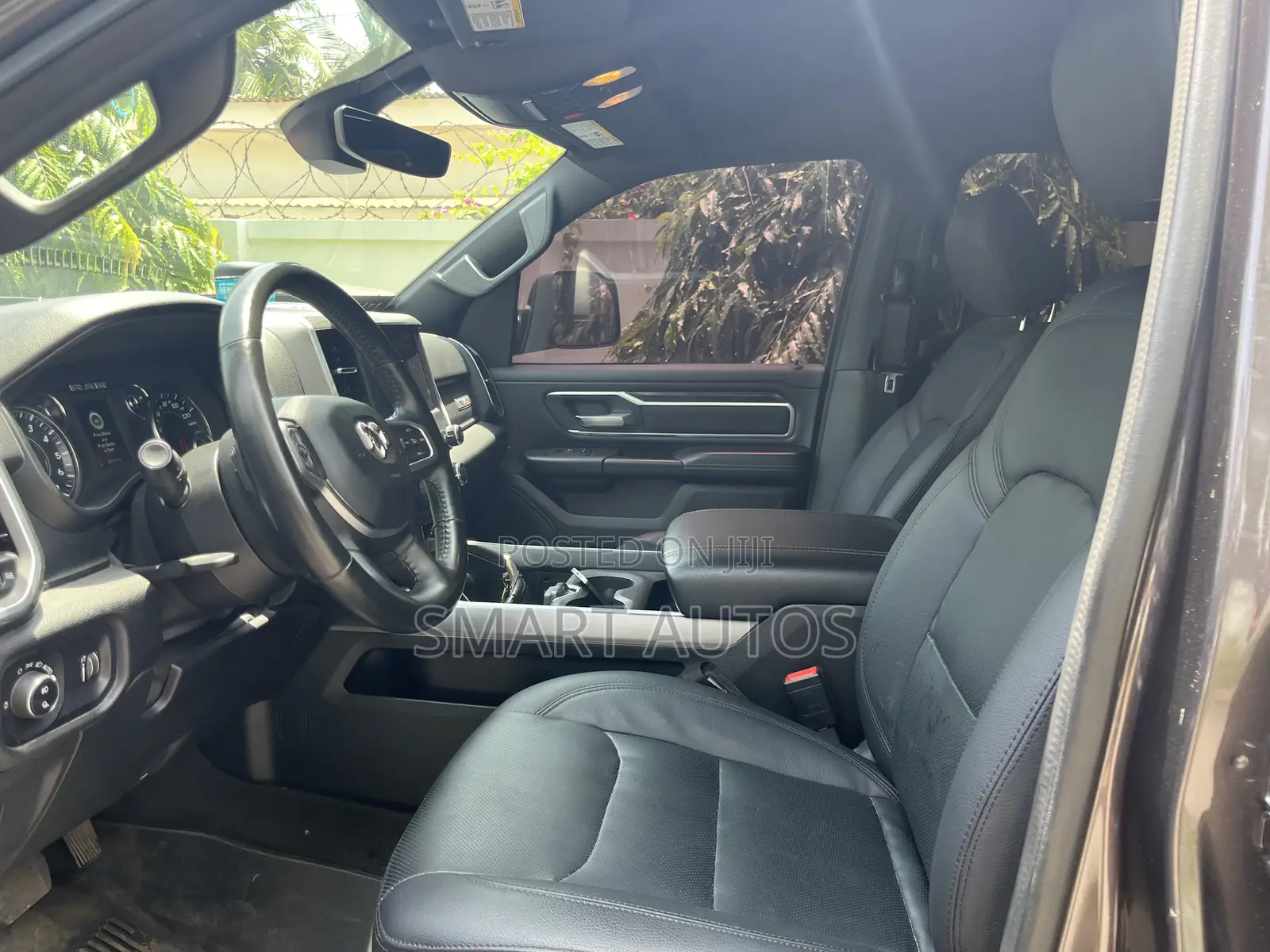 RAM 1500 Lone Star Crew Cab 6.3 ft SB 2023 Gray