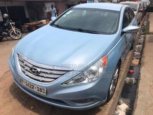Hyundai Sonata SE 2.0T Sedan FWD (2.0L 4cyl 6A) 2012 Blue