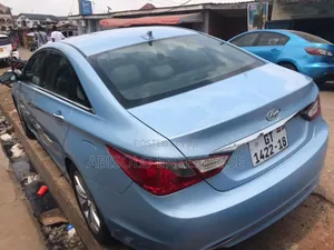 Hyundai Sonata SE 2.0T Sedan FWD (2.0L 4cyl 6A) 2012 Blue