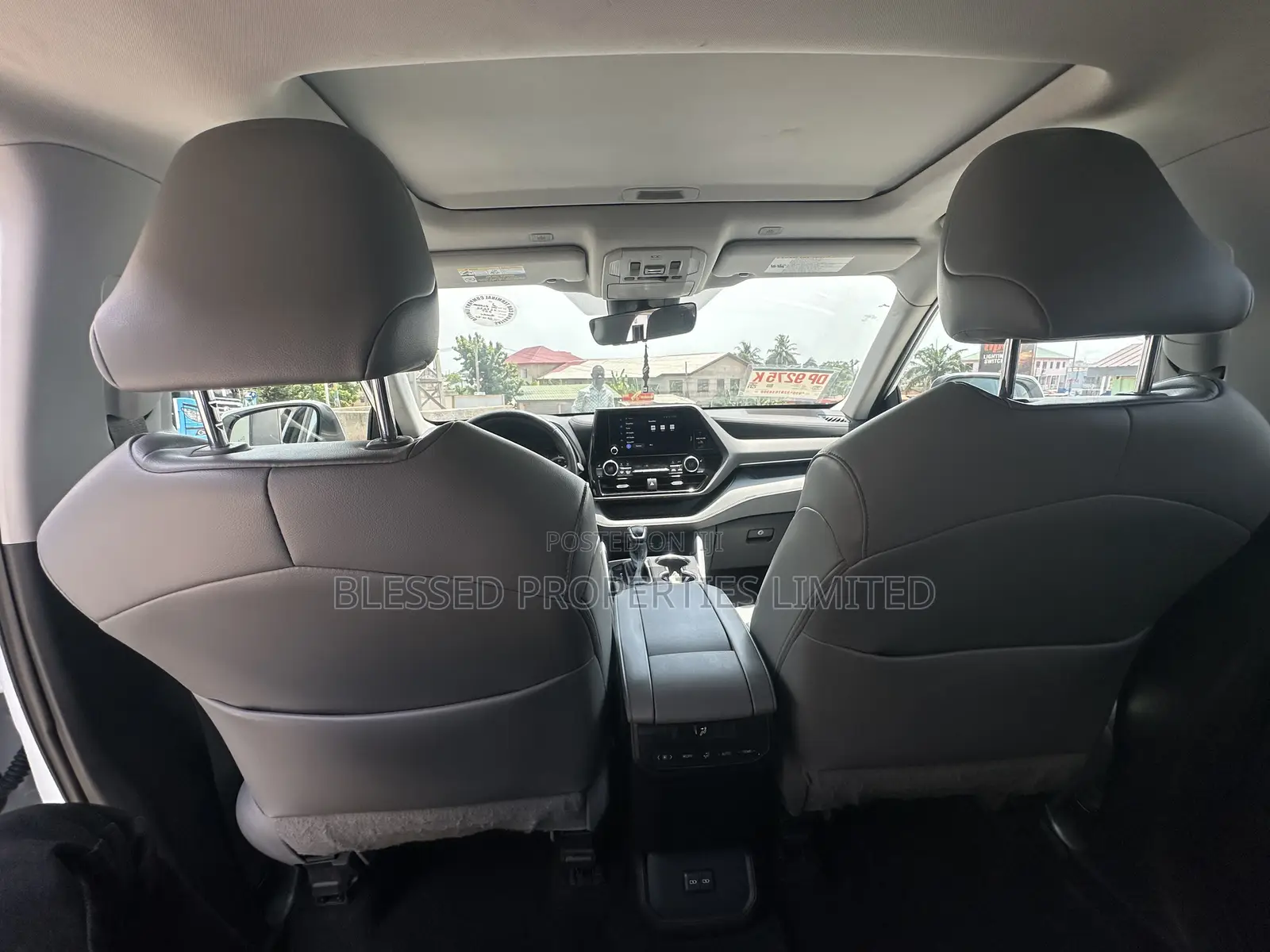 Toyota Highlander XLE AWD 2023 White