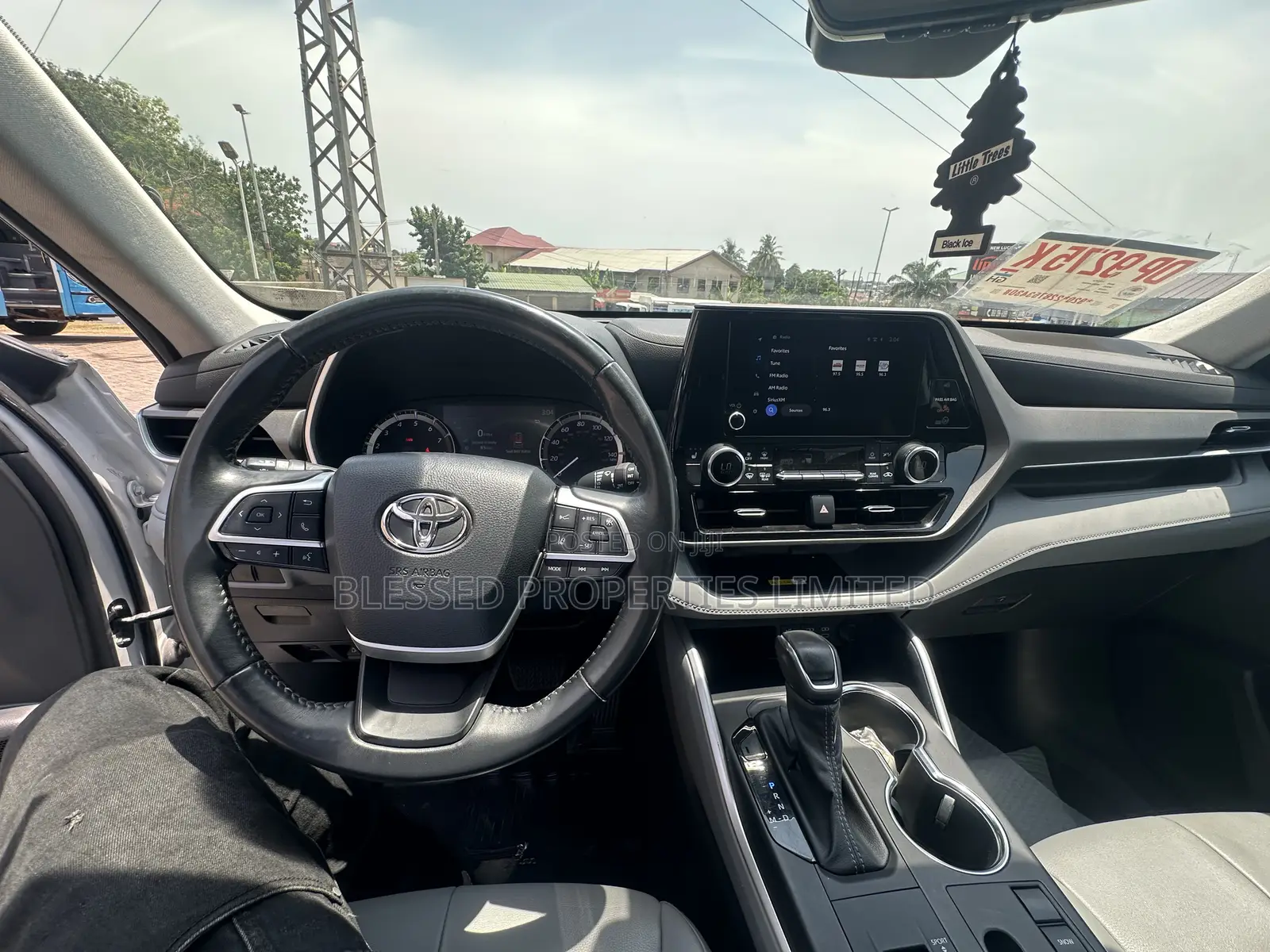 Toyota Highlander XLE AWD 2023 White