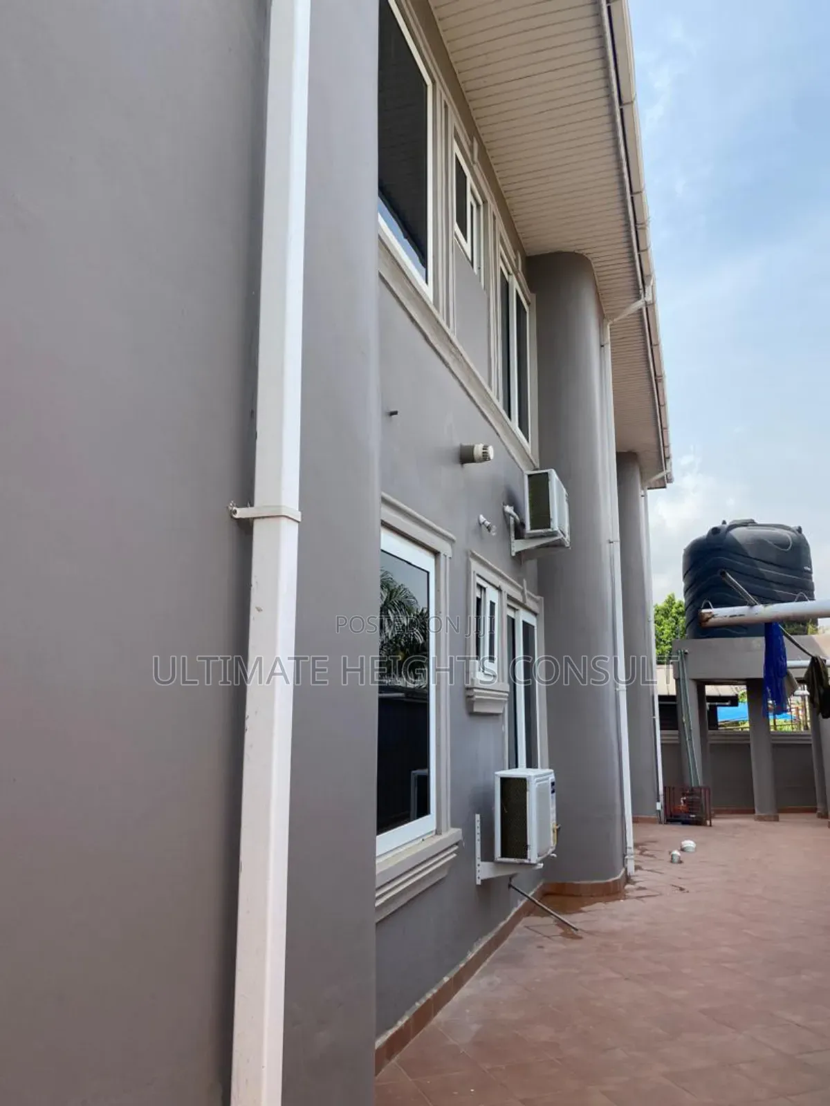 8bdrm House in Kwabenya Abuom for rent