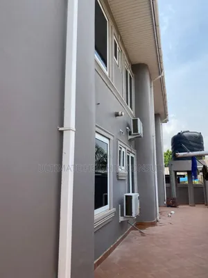 8bdrm House in Kwabenya Abuom for rent